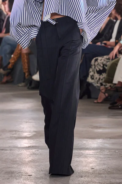 Look 46